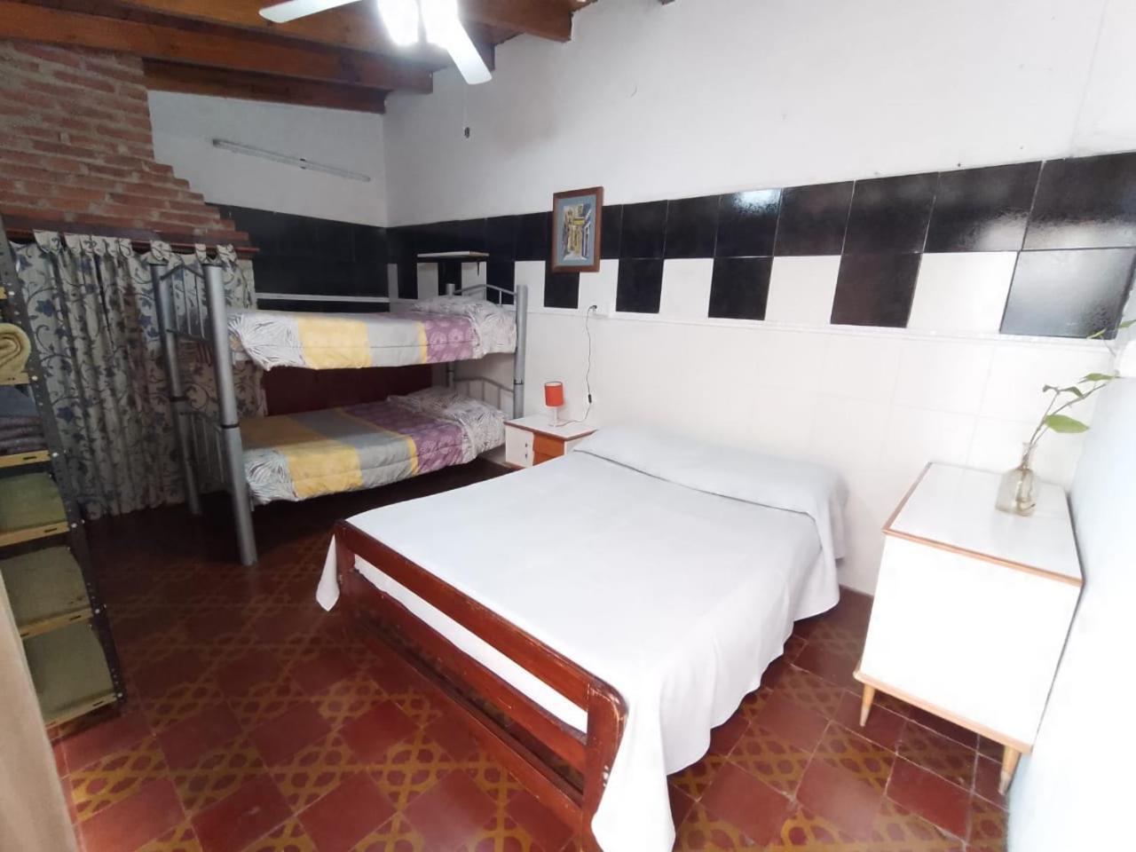 Urban Hostal